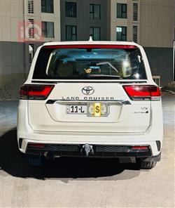 تۆیۆتا لاند کروزەر